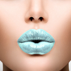 blue lip gloss